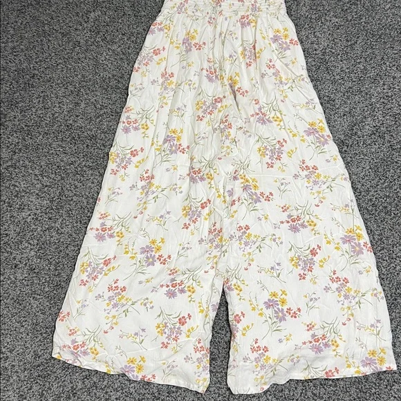 American Eagle Women's Floral Flowy Pants EUC - Picture 3 of 4